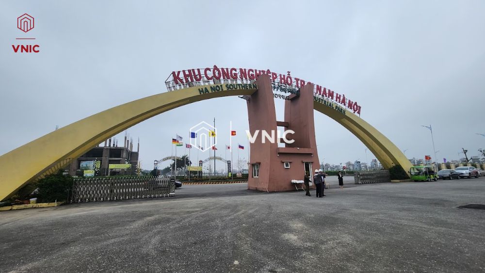 Cổng khu công nghiệp hỗ trợ Nam Hà Nội
