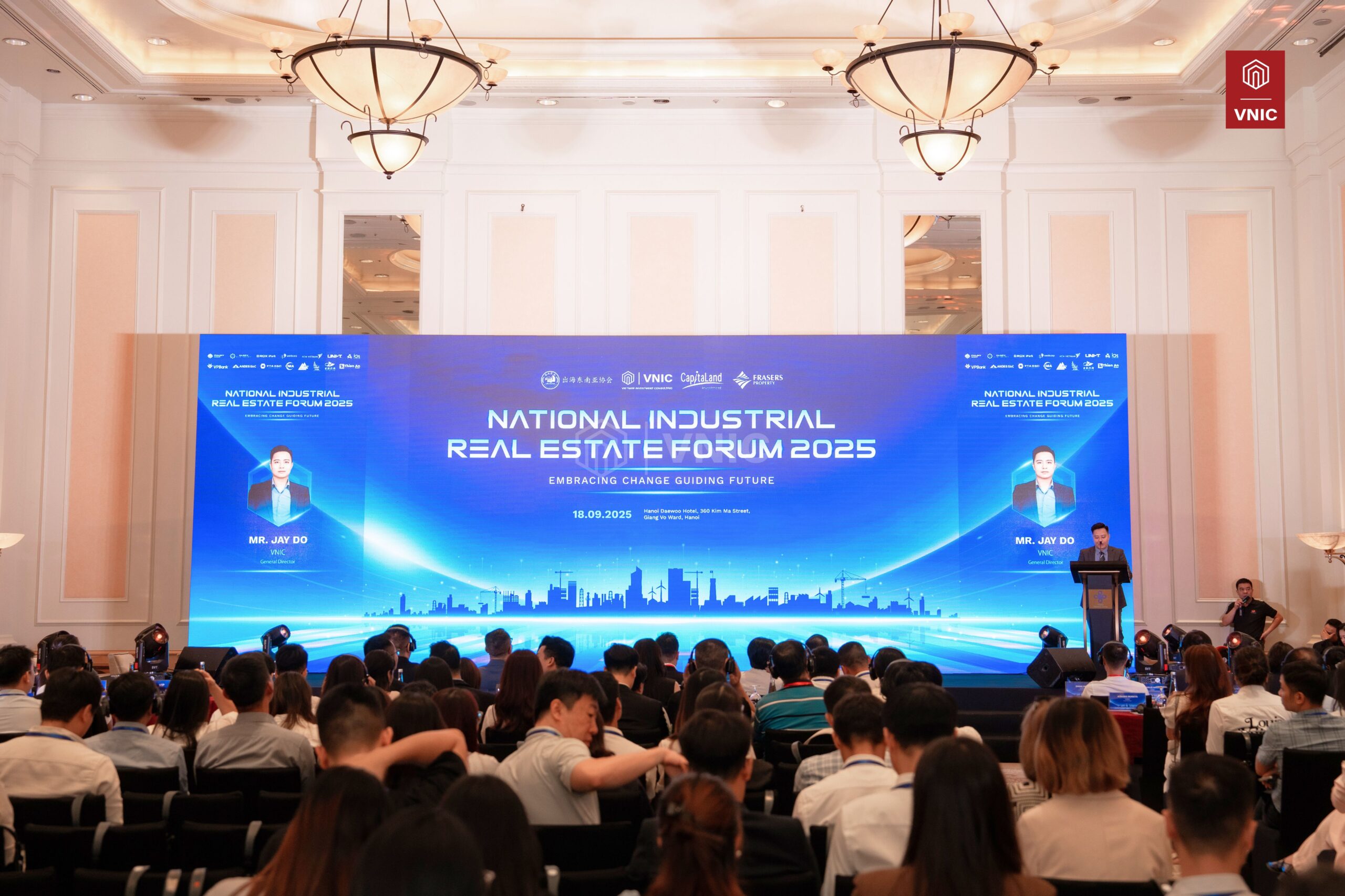 Diễn đàn quy tụ 200+ khách mời từ các doanh nghiệp, tổ chức và nhà đầu tư đã tham gia sự kiện
