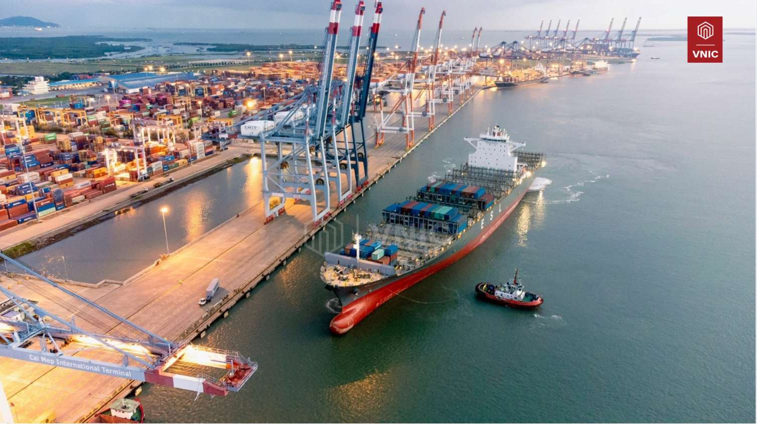 Hạ tầng logistics thúc đẩy tăng trưởng