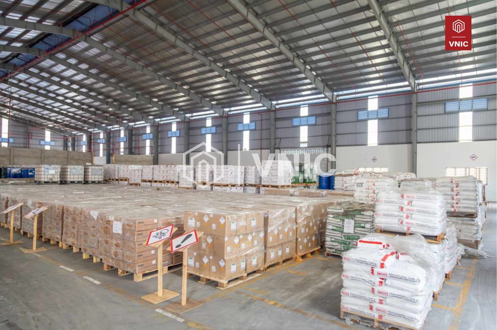 Kho thường với chi phí hợp lý và khả năng lưu trữ linh hoạt
